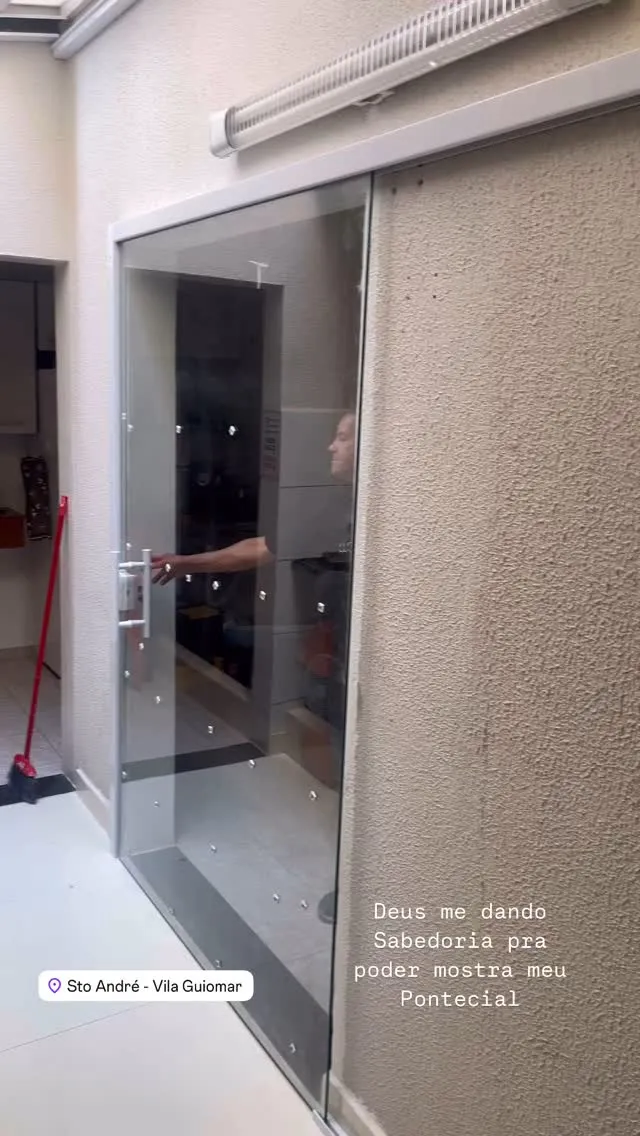 Portas de vidro temperado — projeto 1 executado pela Lucas Glass em São Paulo