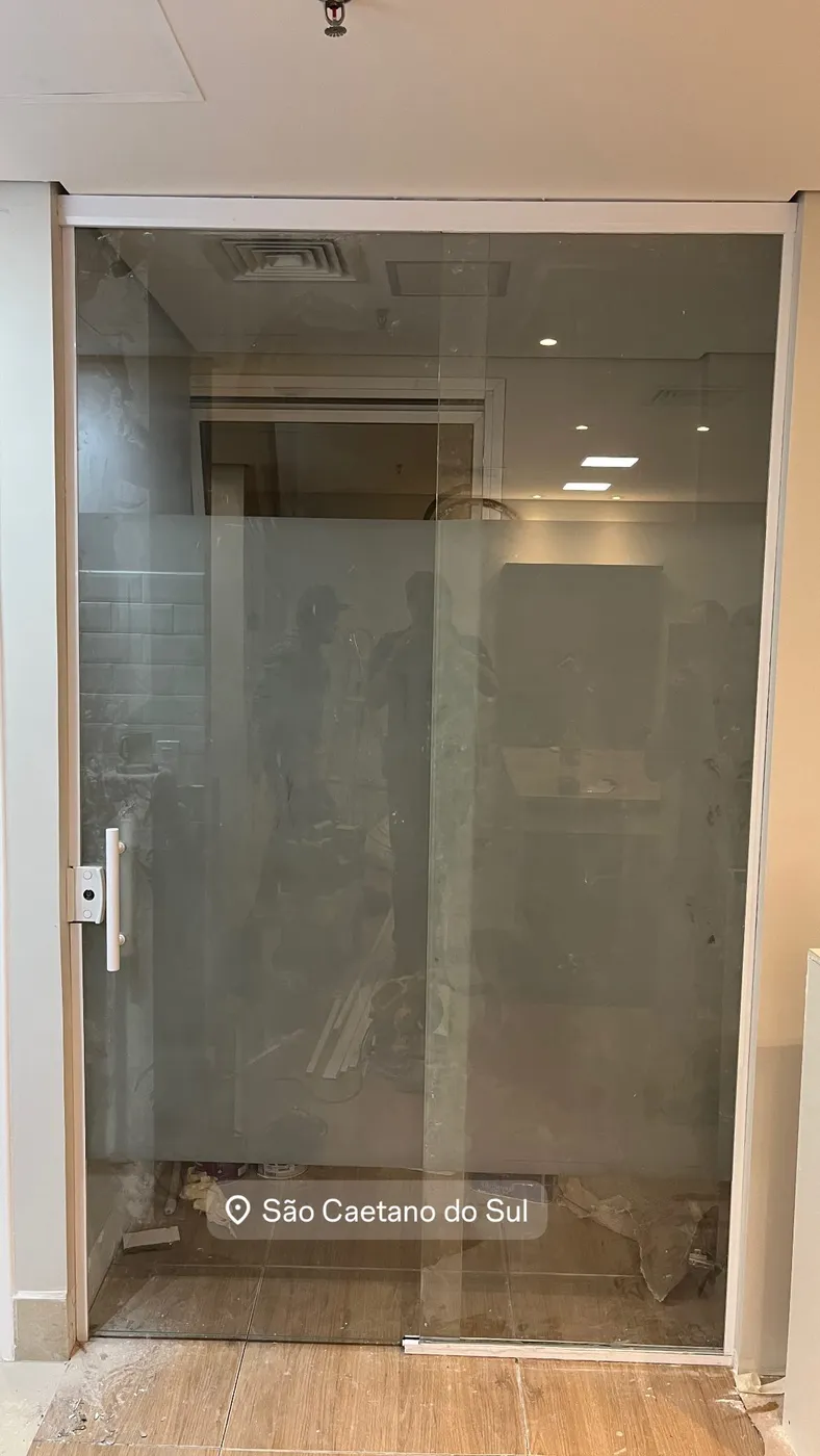 Portas de vidro temperado — projeto 7 executado pela Lucas Glass em São Paulo